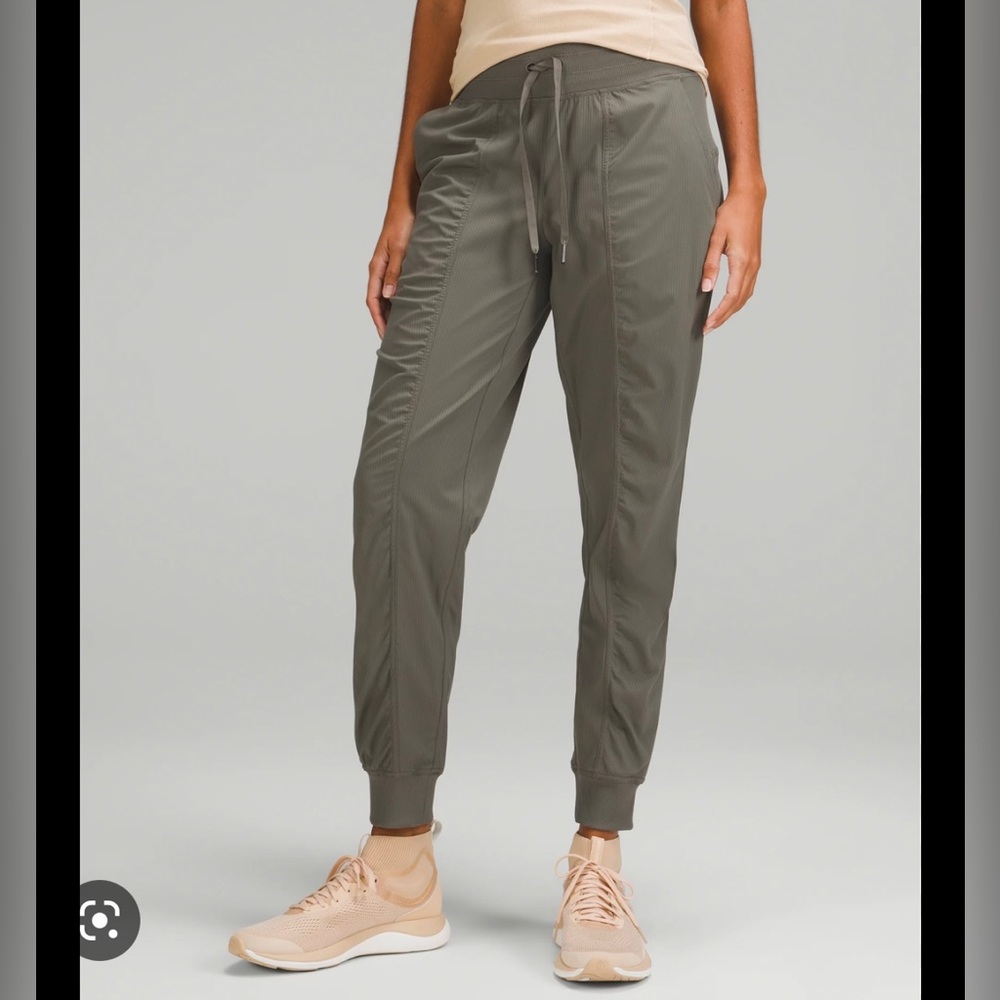 Lululemon Dance Studio Mid-Rise Jogger
Full Length